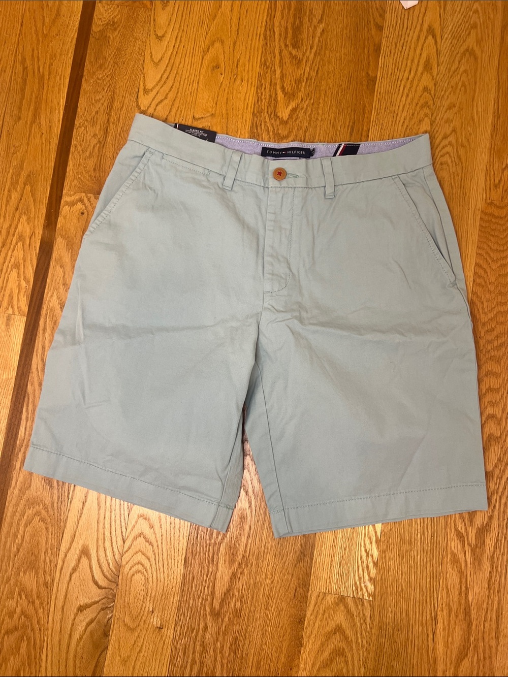 New Tommy Hilfiger Men's Pale Blue Flat Front Chino Shorts
